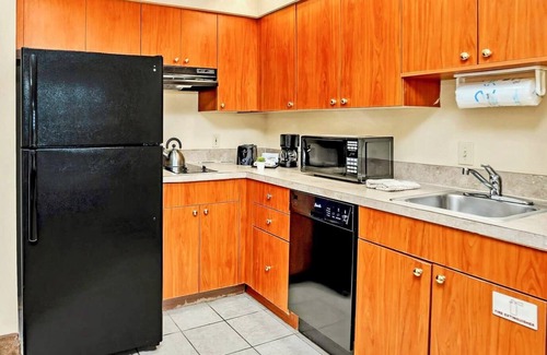 Florida Central Atlantic Coast Apartment | Pool & Hot Tub Condo Near Universal Studios