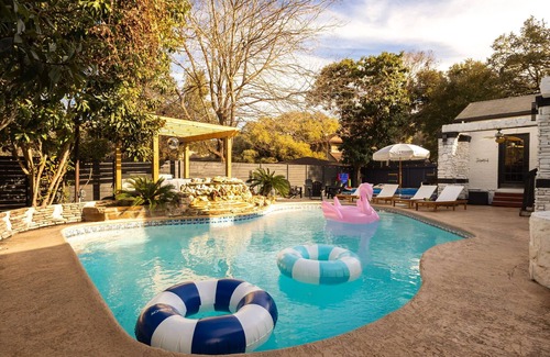 North Central Thousand Oaks House | Pool + Hot Tub + Firepit + Arcade + Movie Room + More