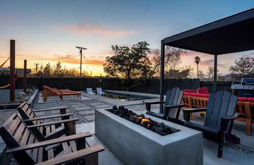 Joshua Tree House | Pool, Hot Tub Heating, BBQ, AC & Private Yard, Pet Friendly, 10mins to JTNP!