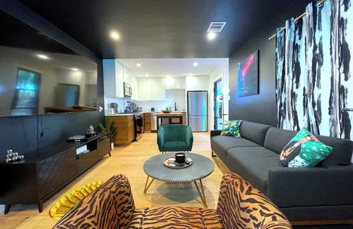 MLK House | Pool & Hot Tub + Lawn Games - 6min drive to 6th St