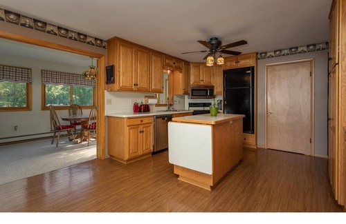 Starbuck House | Pool house in the heart of Starbuck 3min drive to Lake Minnewaska/Starbuck Beach