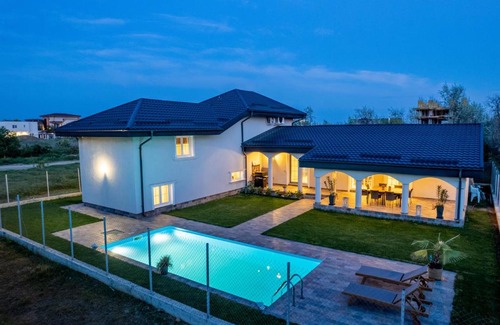 Mamaia-Sat Villa | Pool House Mamaia