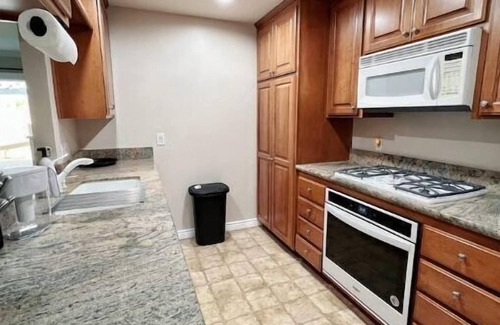 Chino House | Pool House Near Medical Center Downtown Long Stay