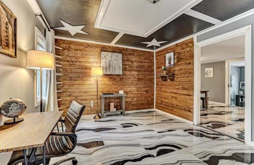Montgomery House | Pool House! Sweet Sunny Retreat- Main House