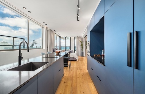 Haifa Apartment | Pool & Jacuzzi Penthouse by Sea N' Rent