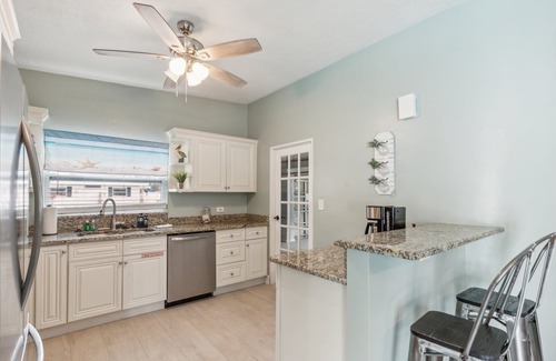Anona House | Pool Near Beaches Pet Friendly