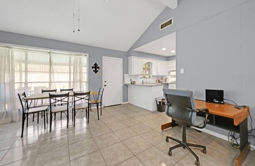 Cloverleaf House | Pool-Outdoor Kitchen, Pool table,Spa, Sleeps 12. Weekly & Monthly discounts.