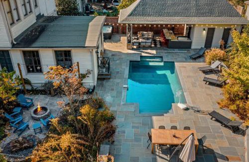 Central Gardens House | Pool Outdoor TV Fire Pit Game Room