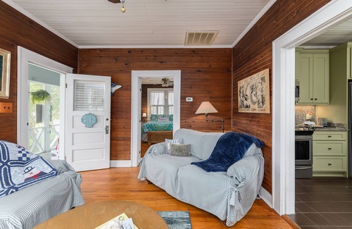 Tybee Island Cottage | POOL! Pet-Friendly! Ground Level