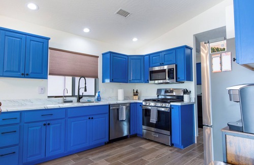 Cornville House | Pool, Sauna, Hot Tub, King size beds, BBQ, easy access to Sedona@Dark Sky Ranch!