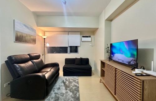 Barangay 29 Apartment | Pool View Cozy 1-Bedroom Unit Avida Aspira Tower 2