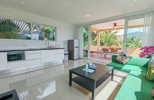 Klong Son Apartment | Poolside Apartments and Rooms