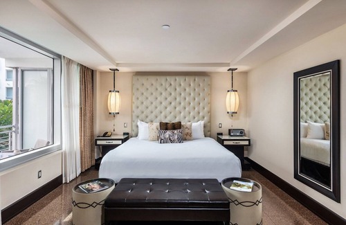 City Center Hotel | Poolside Cabana King Suite, National Hotel – Ground Level Stay