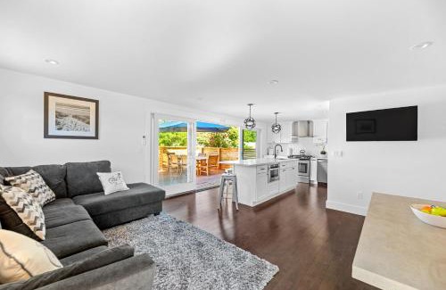 Ocean Bay Park House | Poolside Chic by the Sea