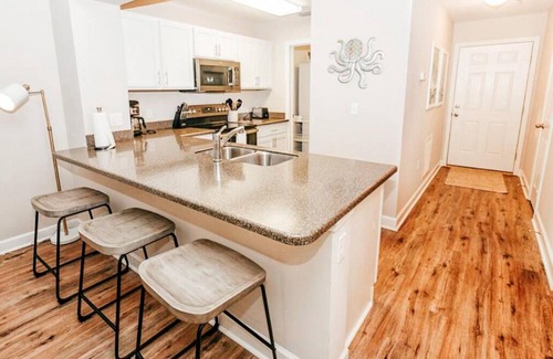 Waterside Village House | Poolside Condo at Waterside