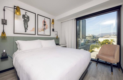 Hollywood House | Poolside Getaway in Hollywood with Rooftop & Pet-Friendly Property