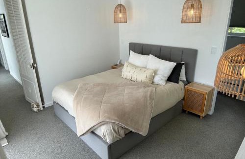 Hospital Hill House | Poolside Getaway on Napier Hill