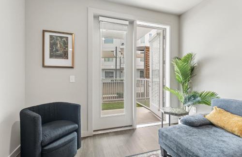 Windsor Park Apartment | Poolside Luxury 1BR w Private Patio