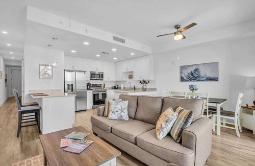 Central Sarasota Condo | Poolside Oasis at The Strand by Downtown Sarasota