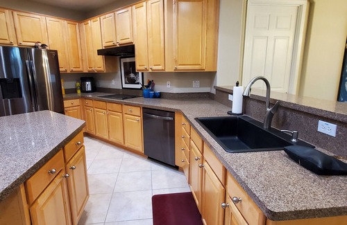 Talon Retreat House | POPULAR N. SCOTTSDALE COMM. GUARD-GATED, PET FRIENDLY, FURNISHED TOWNHOME ! n