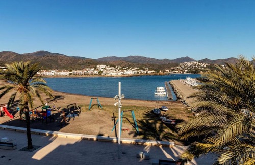 Llanca Apartment | Port de Llançà 32 - Dúplex en 1ª línea de playa