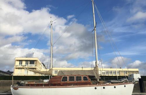 Deauville Boat Rental | Port Deauville Yacht vintage