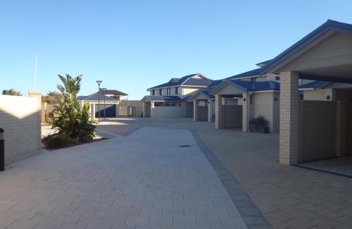 Port Denison Apartment | Port Denison Beach Resort