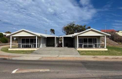 Port Denison House | Port Denison Stays - Unit 1