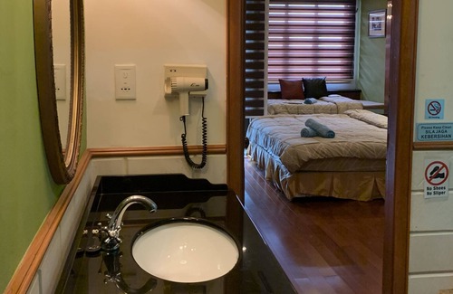 Taman Tanjung Ski Chalet | Port dickson full sea view lexis deluxe water chalet