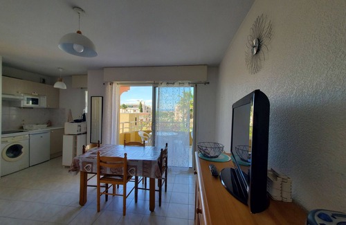 Frejus Port Apartment | Port FREJUS Studio with sleeping area of ​30 m2 for 2 Adults 2 Children with quiet balcony on the garden side