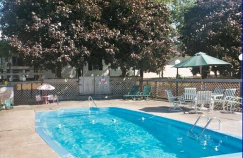 Port Ontario Hotel | Port Lodge Motel