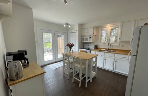 Port Stanley House | Port Stanley Retreat!