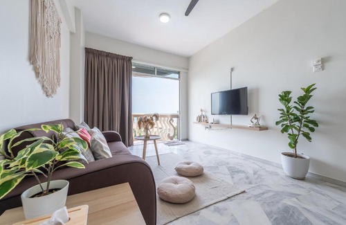 Taman Tanjung Apartment | PortDickson Minimalist Seaview Home 10Pax3BR 1MinToBeach