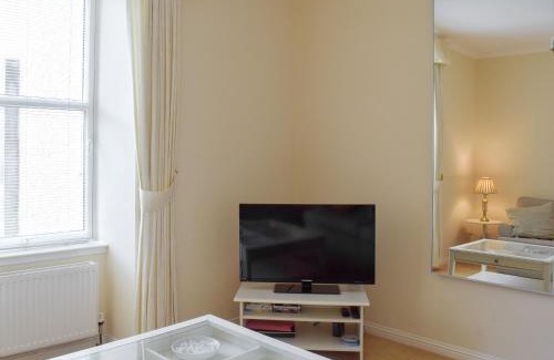 Troon House | Portland Villa
