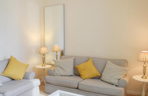Troon House | Portland Villa