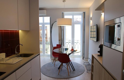 Santa Marinha Apartment | Porto Views & Wines I by Porto City Hosts