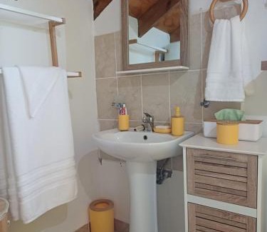 Tanetane Apartment | portsmouth Cottage Haven Escapes