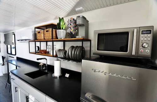North End Boat Rental | Poseidon's Escape: Ocean Retreat