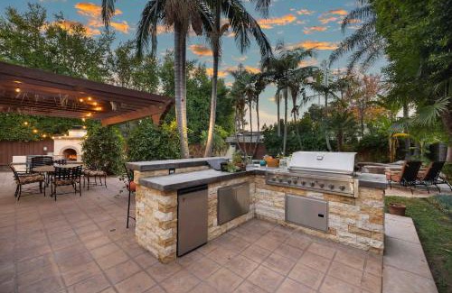 Sherman Oaks House | Posh Estate By Universal Studios