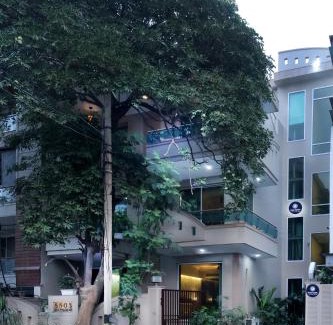 DLF Phase 3 Hotel | Posh Suites - Golf Course Road