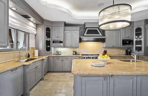 Hollywood Hills West Villa | Postmodern classicist villa just off Sunset Strip