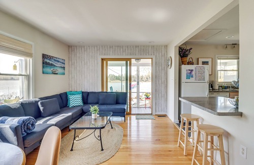 Dahlgren House | Potomac River Getaway: Walk to Marina!