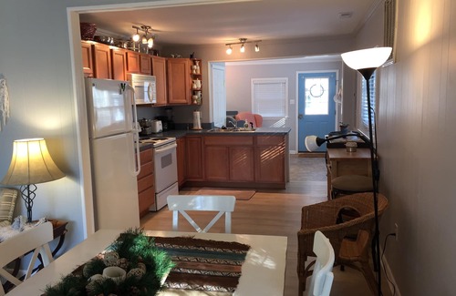 Tall Timbers House | Potomac Rvr Woodland Cottage, Polite Pets welcomed, Central Air, Stunning Sunset
