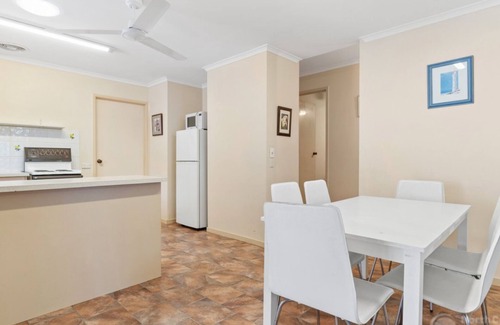 Pottsville Villa | Potts on the Rocks!