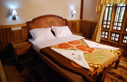 Mullakkal Boat Rental | Pournami Houseboats