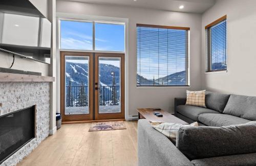 Sun Peaks House | Powder Heights #18 townhouse