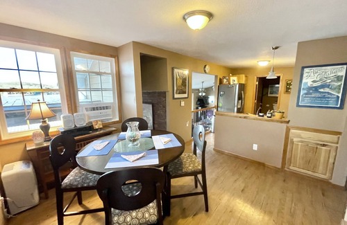 Sunrise Beach House | Powell Lakehouse @8mm