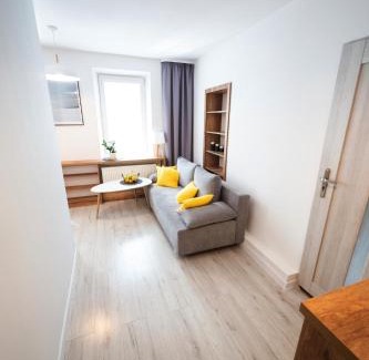 Raciborz Apartment | Pozytywny Apartament przy Rynku
