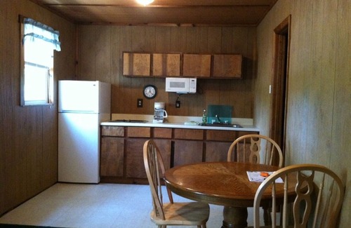 Gasburg Cabin | Pr Lake Gaston Lodge - Affordable Lake Rentals