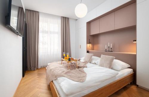 Palmovka Apartment | Prague Days - Modern Apartment with Workspace - Quiet Area